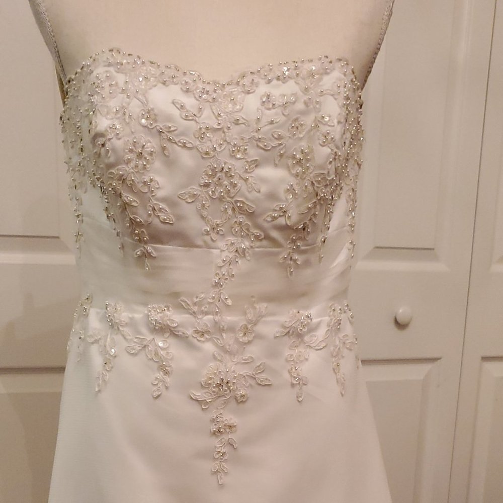 FOREVER YOURS BEADED WEDDING DRESS | SIZE 10